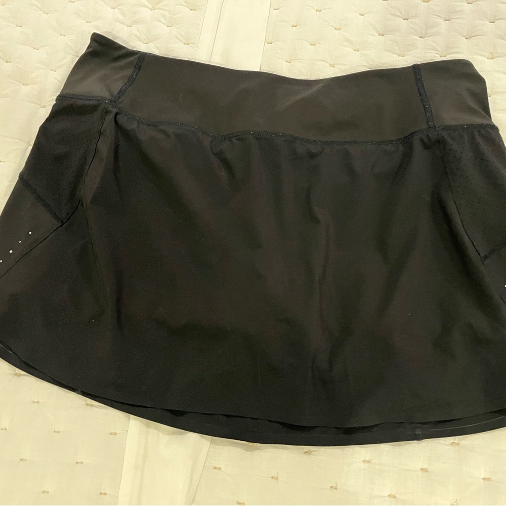 Athleta Black Run with it 14 in skort